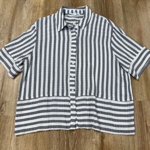 Jane & Delancey Grey & White Striped Short Sleeve Shirt Large